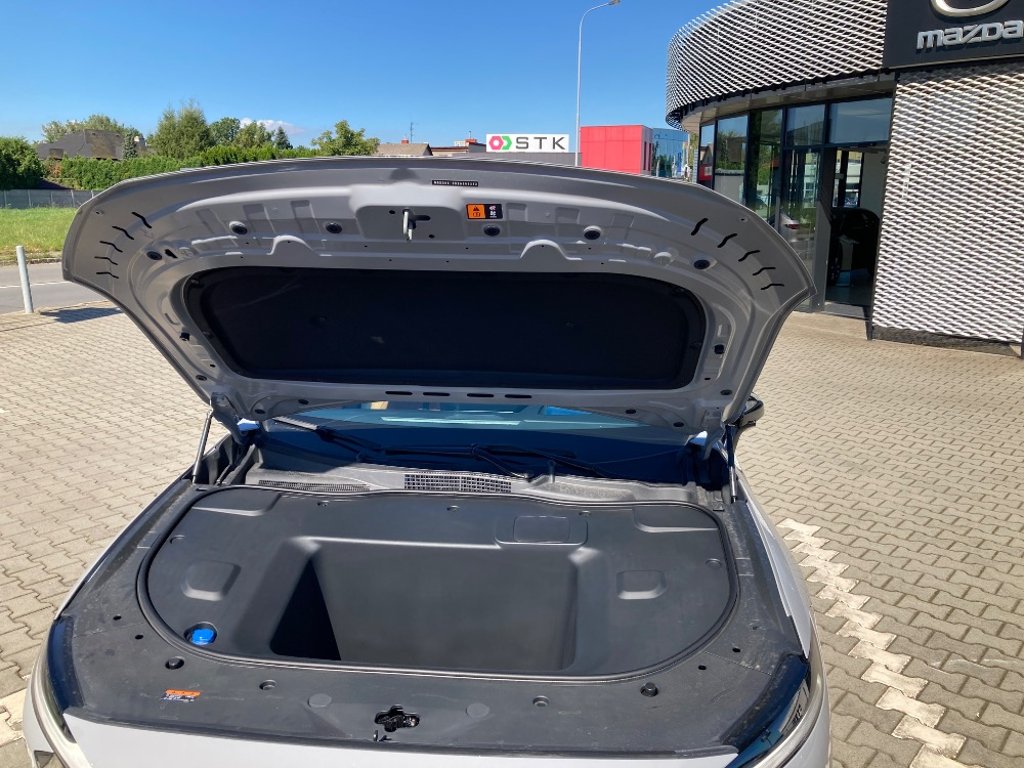 Mazda 6e
