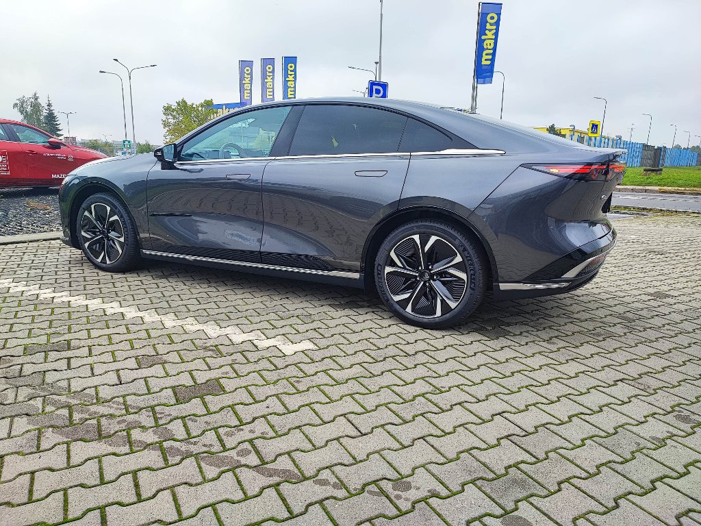 Mazda 6e
