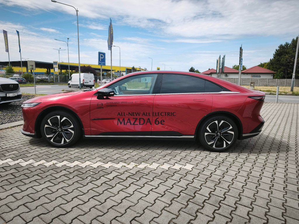 Mazda 6e