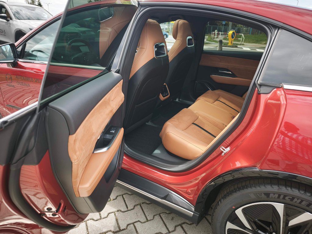 Mazda 6e
